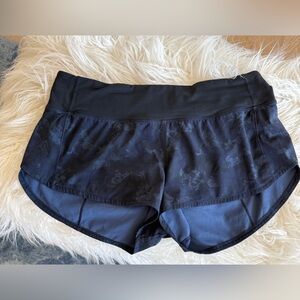 Lululemon Athletica Black and blue Camo Athletic Shorts Low rise 2.5 inseam